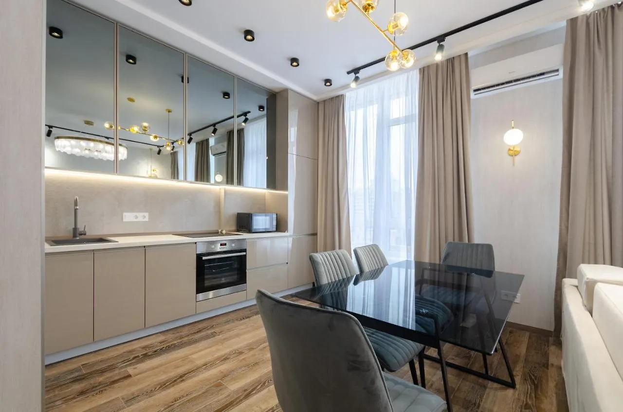 Petrovdom In Luxury Apartments At 68 Zhylyanska Street,38 Perlyna Kyiv