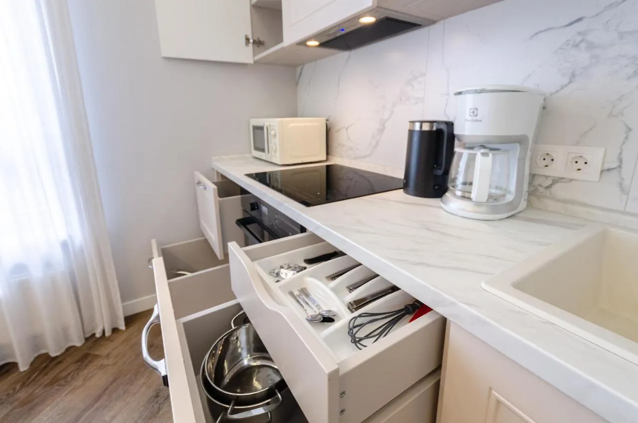 Petrovdom In Luxury Apartments At 68 Zhylyanska Street,38 Perlyna Kyiv