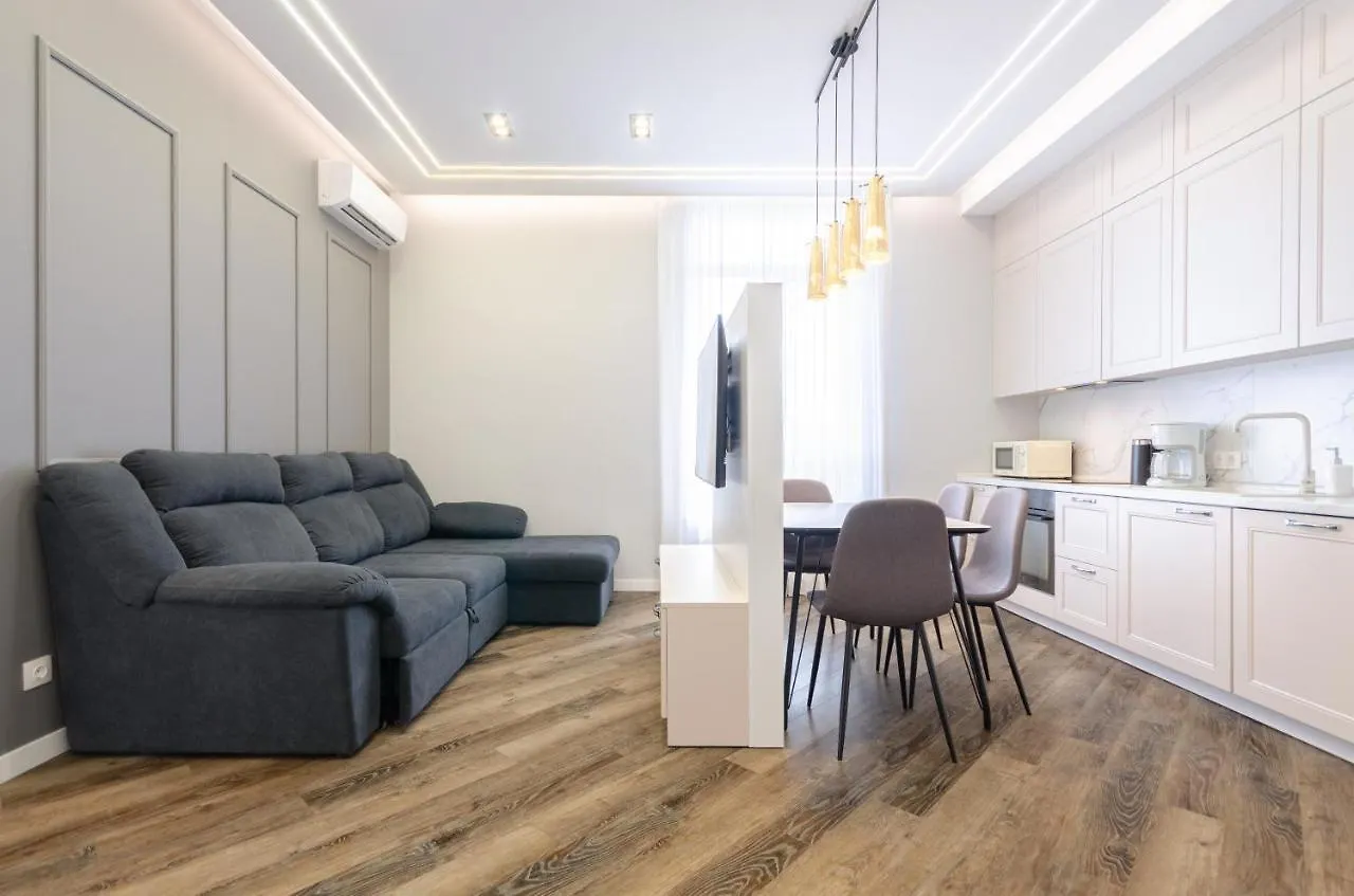 Petrovdom In Luxury Apartments At 68 Zhylyanska Street,38 Perlyna Kyiv 0*,