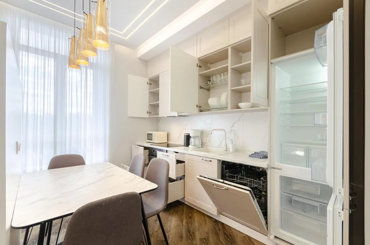 Petrovdom In Luxury Apartments At 68 Zhylyanska Street,38 Perlyna Kyiv
